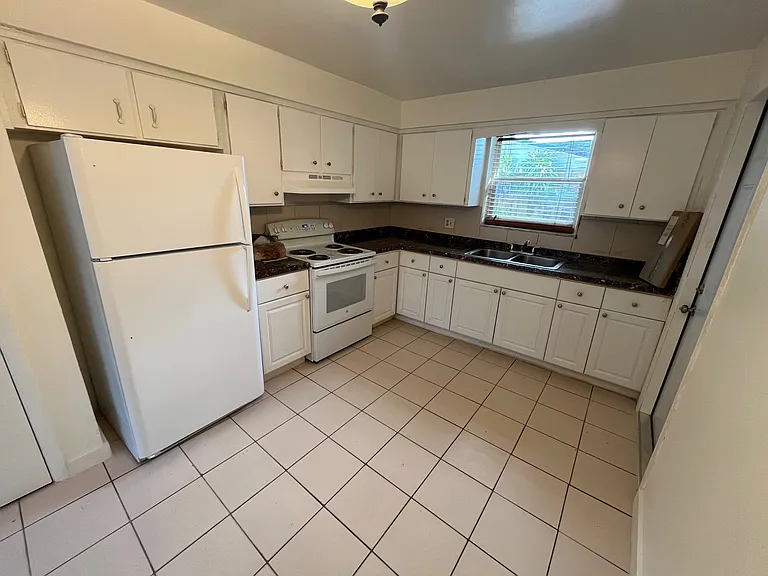 626 SW 4th Ave #1 — Photo 6