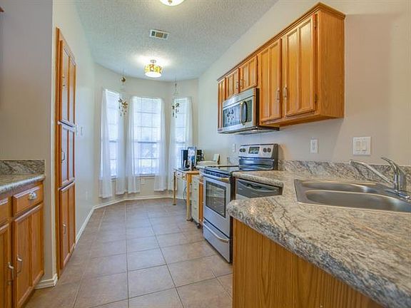 4th image of 6113 Shattuck Dr