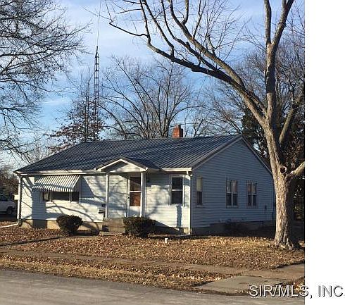1st image of 633 E Pennsylvania St