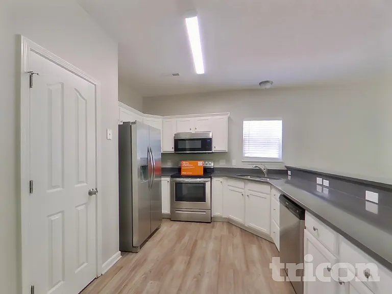 4035 Far West Dr — Photo 5