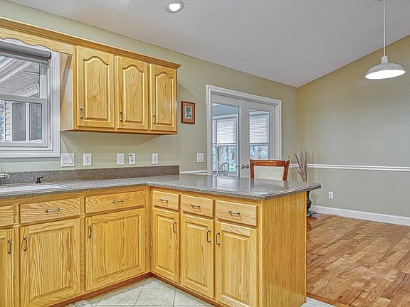 3rd image of 544 Snead Dr