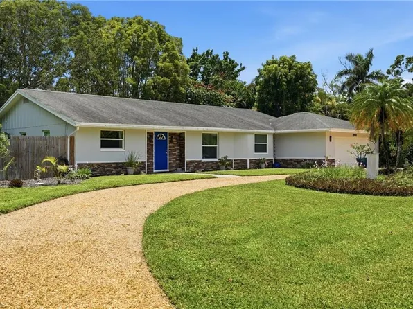 4900 Tahiti LN, NAPLES, FL 34112