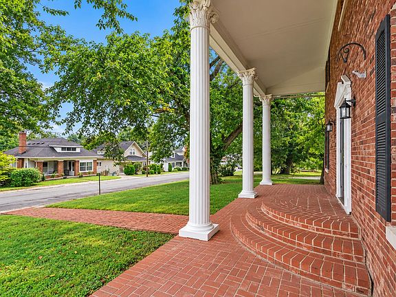 4th image of 328 Summit St