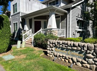 12422 NE 100th St, Kirkland, WA 98033