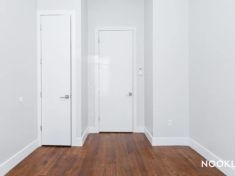 720 Knickerbocker Ave #7 — Photo 9