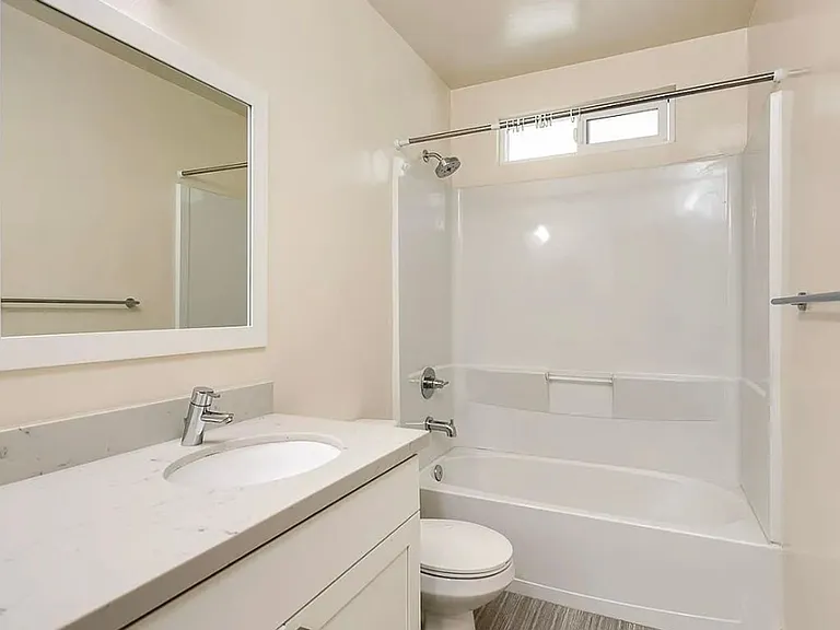 303 N Oakland Ave — Photo 8