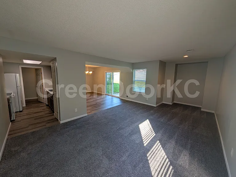 16520 W 141st St — Photo 5