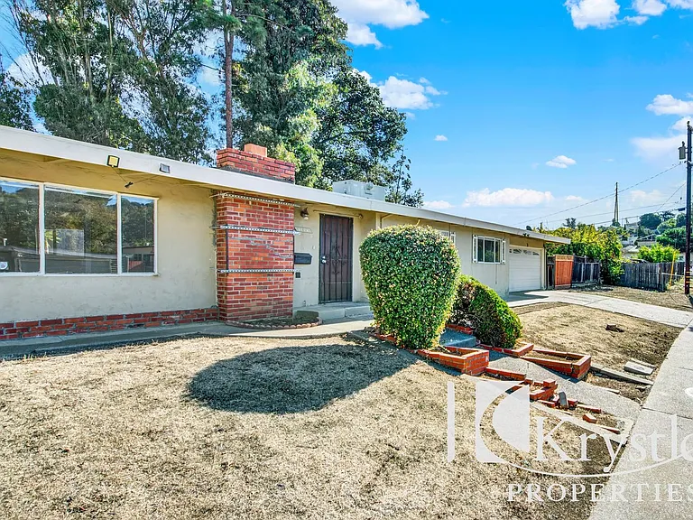 1114 Coronel Ave — Photo 2
