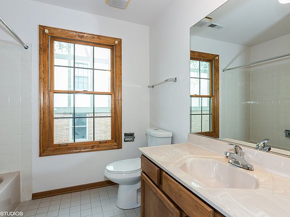 5th image of 316 Carriage Way #2C
