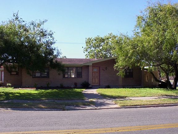 4th image of 502 Carmel Pkwy