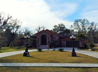 124 Coleman Dr, Angleton, TX 77515