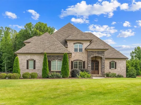 6641 Linville Ridge Dr, Oak Ridge, NC 27310