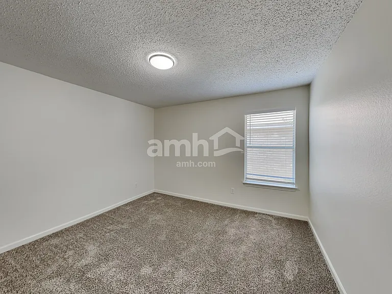 1475 Stewart Dr — Photo 16