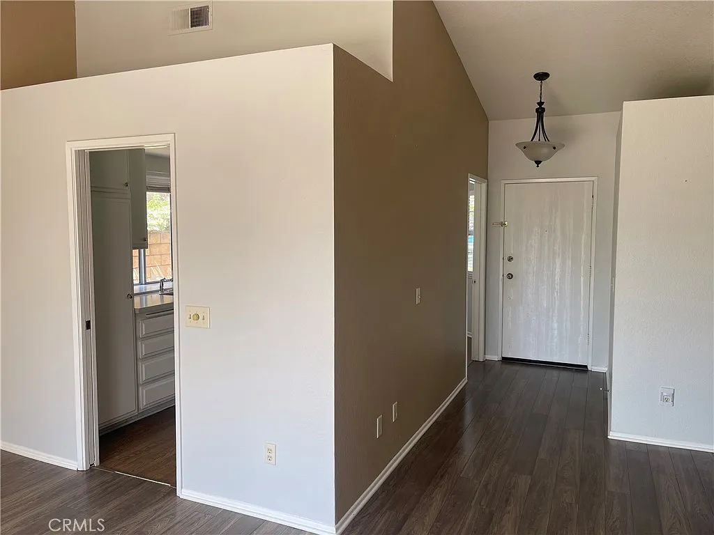 3 bed, 1322 sqft, $3,000 — Photo 3