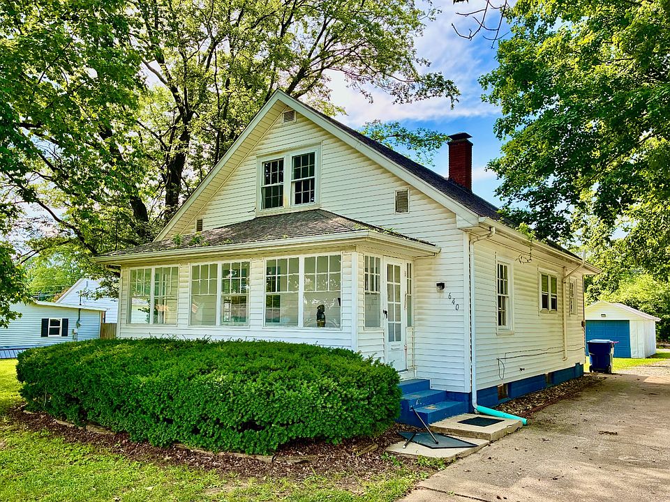 1st image of 640 Oak St
