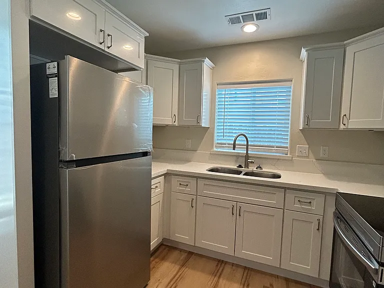 251 S F St #1/2 — Photo 10