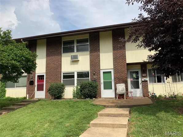 7338 Hazelcrest Dr, Hazelwood, MO 63042
