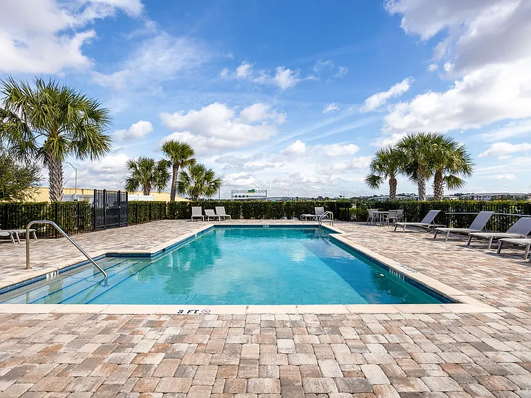 3971 Plainview Dr — Photo 42
