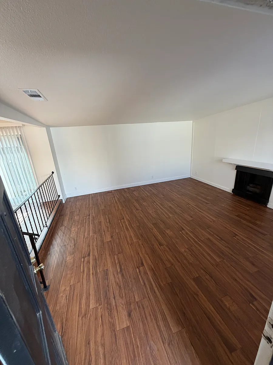 Building Photo - 352 Jill Cir #352
