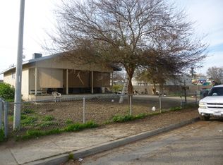 33 S A St, Porterville, CA 93257