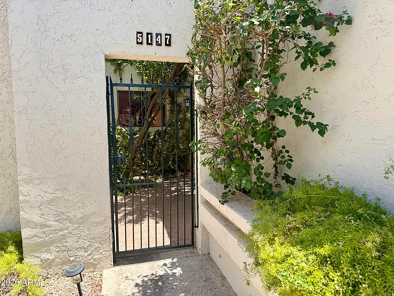 5147 N 76th Pl — Photo 4