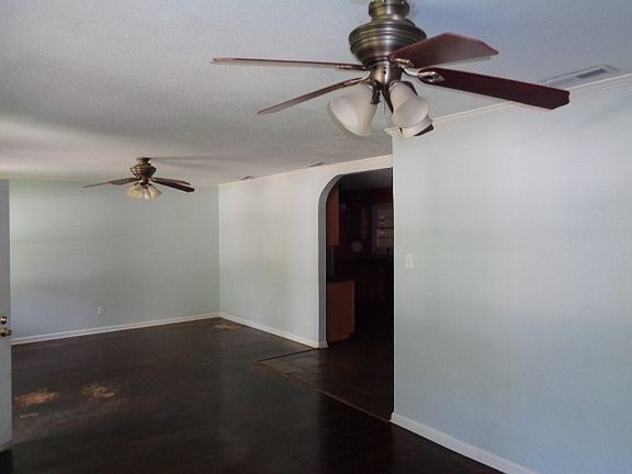 4th image of 1125 Nandina Ct