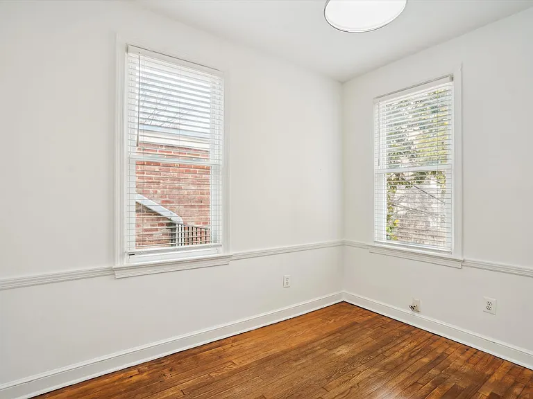 2431 I St NW #B — Photo 14