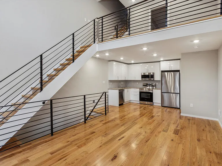 1515 W Stiles St #22 — Photo 16