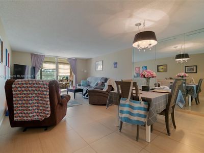 7210 Lake Circle Dr APT 207, Margate, FL, 33063