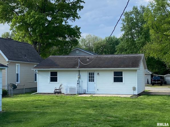 505 W 3rd St, Taylorville, IL 62568
