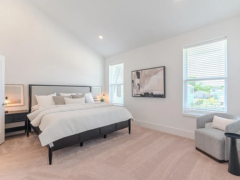 7613 Victory Reserve St — Photo 10