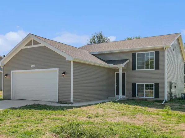 1130 Anna Ln, Saint Joseph, MI 49085