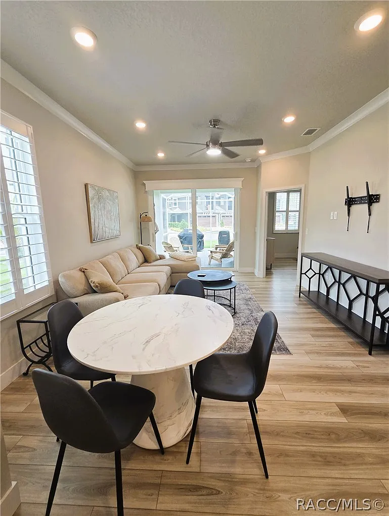 2 bed, 2.0 bath, 1003 sqft, $2,800 — Photo 4