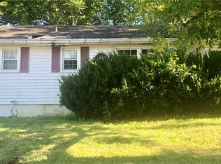 9 Enlow Dr, Decatur, IL 62521