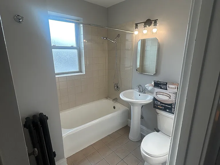 620 E 68th St #2A — Photo 4