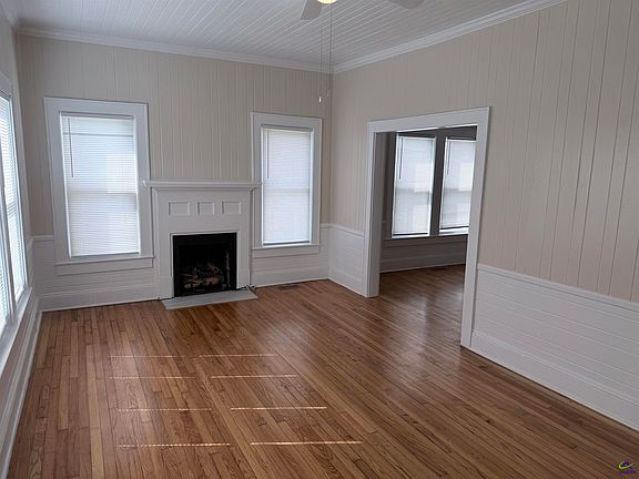 2nd image of 705 Evergreen St