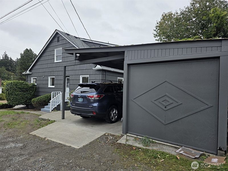 3rd image of 712 S Union Avenue