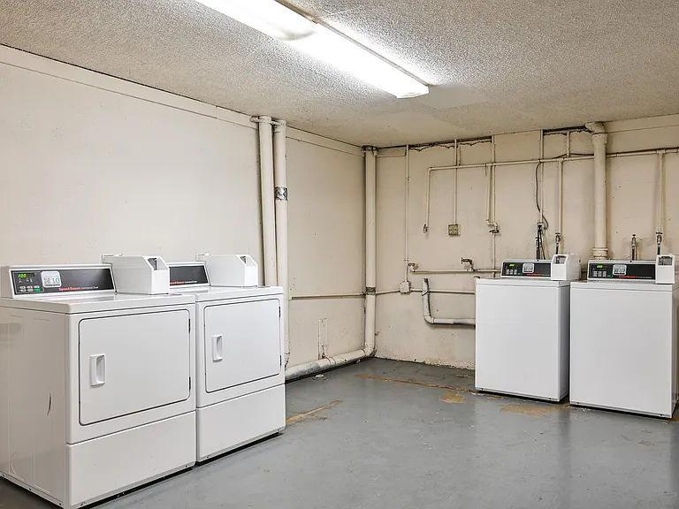 Crown East Apartments — Photo 16