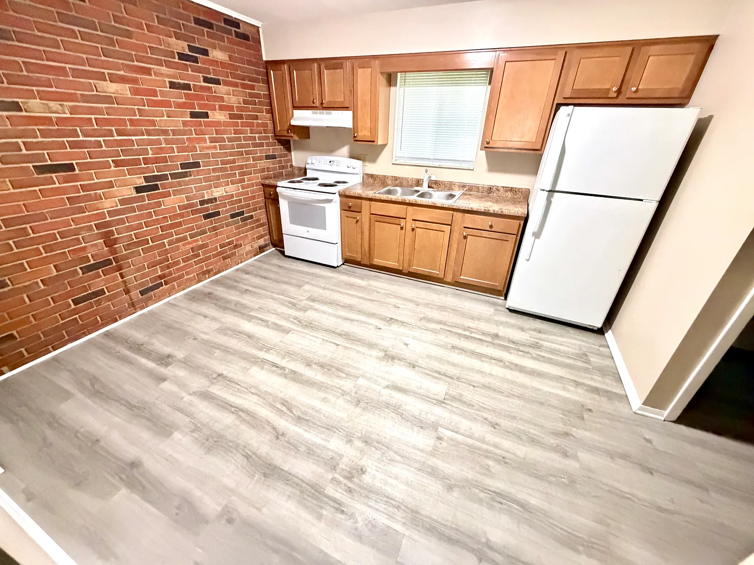 2 bed, 1296 sqft, $1,350 — Photo 3
