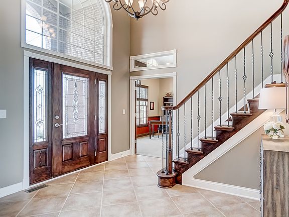 4th image of 8103 Aster Ct