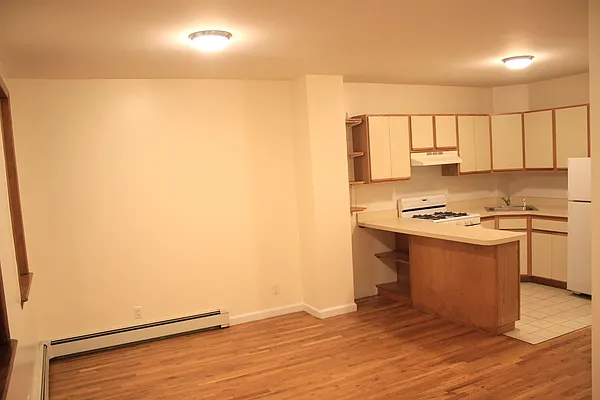 Rented by Realty Nerd | media 10