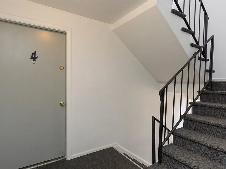 938 23rd St #3 — Photo 4