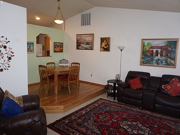 5th image of 9609 NE 32nd Ave