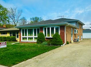 9041 Moody Ave, Morton Grove, IL 60053