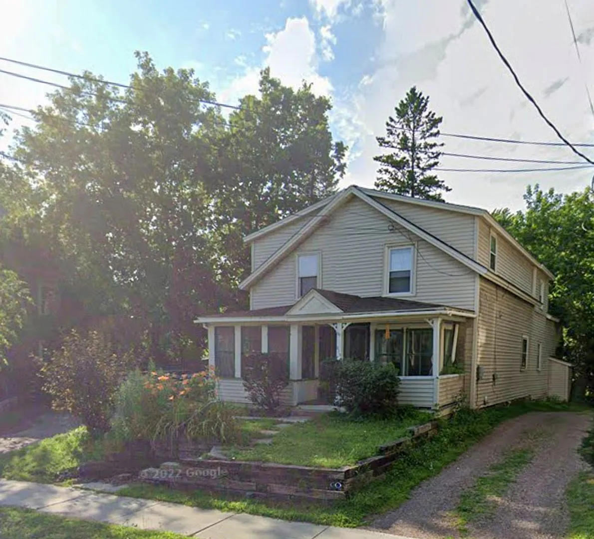 5 Bedroom, 1.5 Bath Home near UVM (312 Colchester Ave) — Photo 1