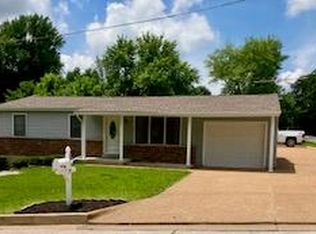 2301 Arkansas Dr, High Ridge, MO 63049