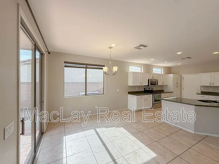 203 W Cedar Dr — Photo 4