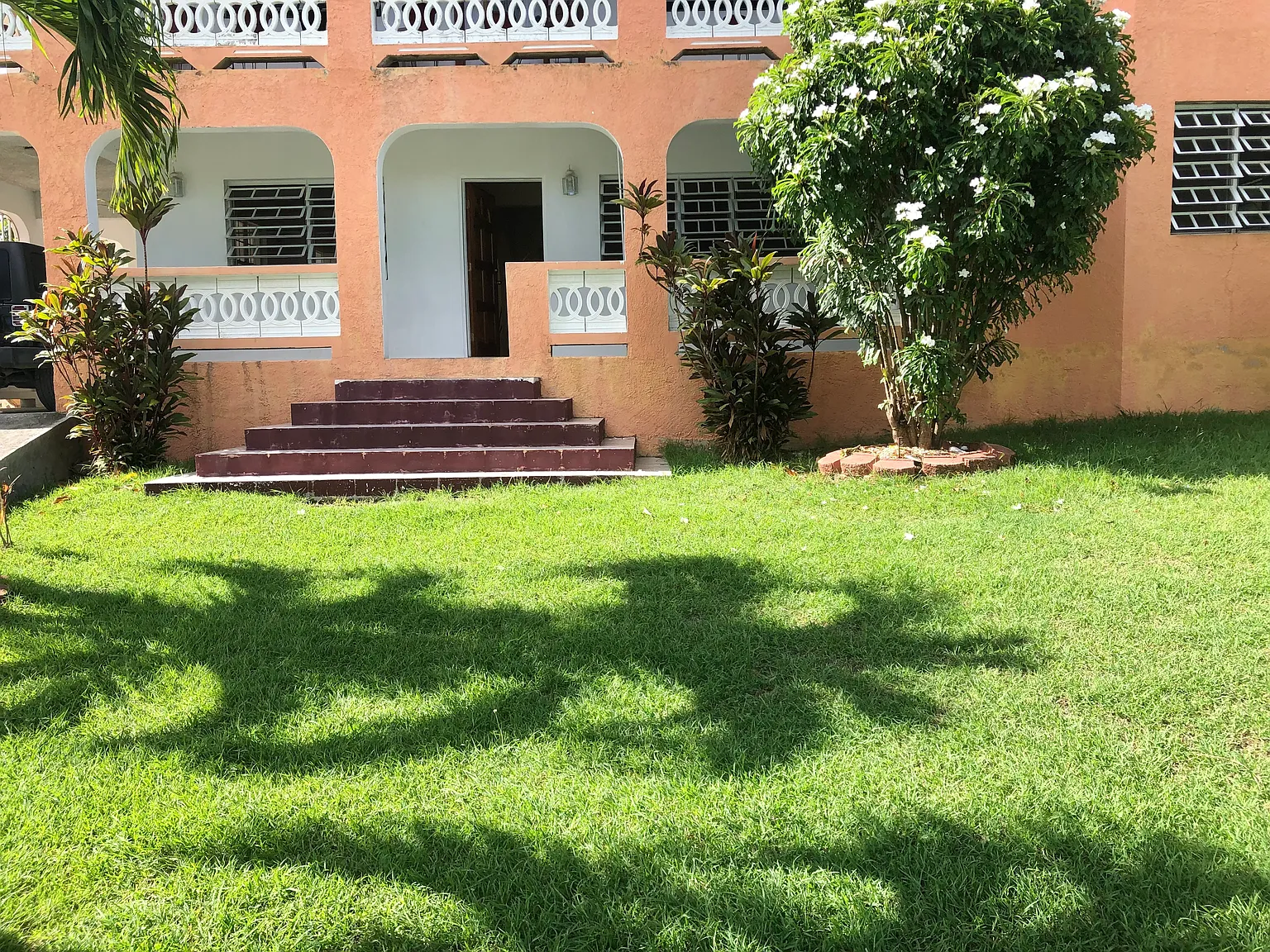Barren Spot Est, Christiansted — Photo 2