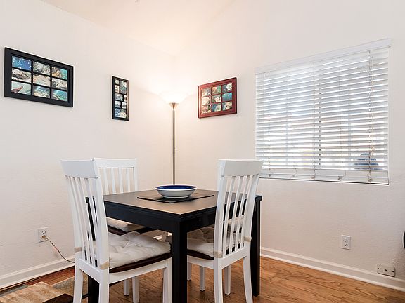 5th image of 2111 Blossom Ln
