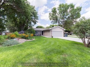 1604 Windsor Pl, Grand Island, NE 68801